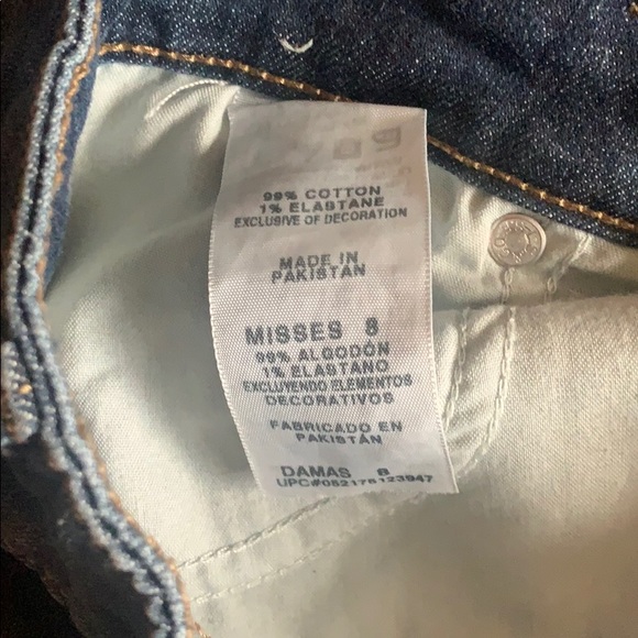 Levi Denizen medium wash capris - Picture 5 of 5